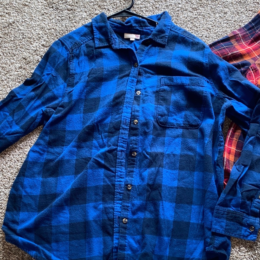 🖤 Mixed Ladies Tops Bundle - Blue, Cream, Red Plaid - Picture 6 of 7